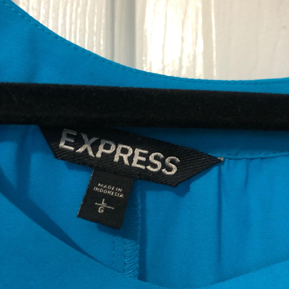 Gently Worn Express High/Low Top - Picture 2 of 3